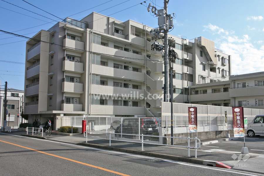プラウド植田東の外観(北西から)