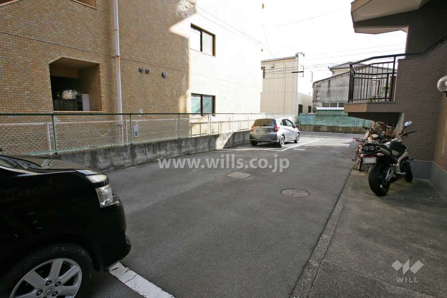 敷地内駐車場（屋外平面式）