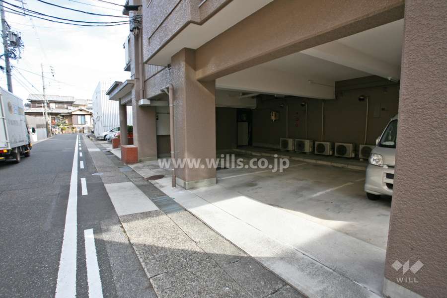敷地内駐車場（屋内平面式）