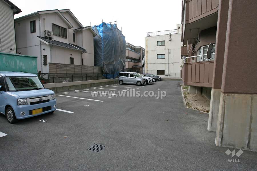 敷地内駐車場（屋外平面式）