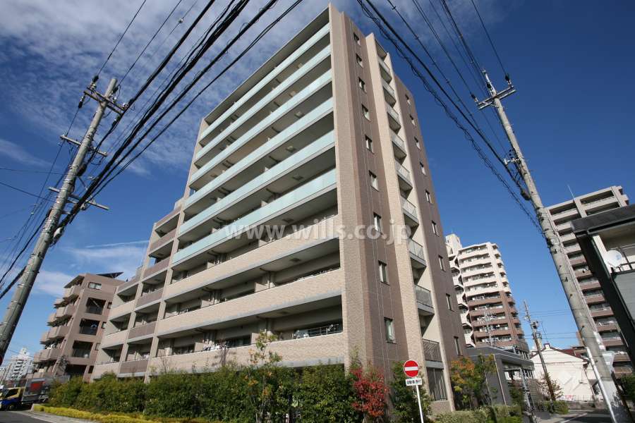 プレミスト植田の外観(南側から)
