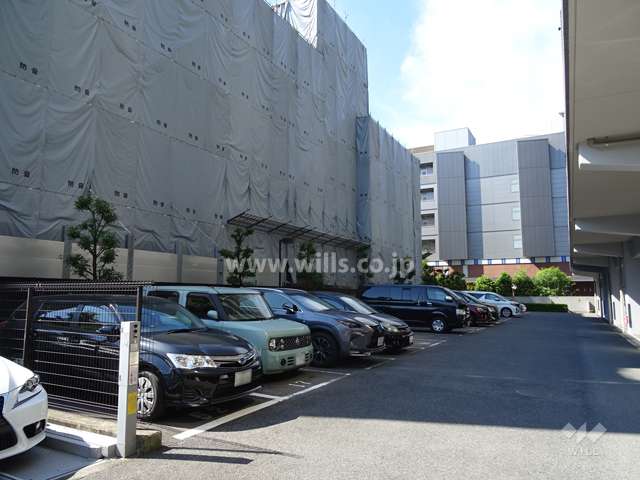敷地内駐車場（屋外平面式）
