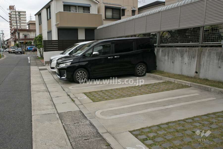 敷地内駐車場（屋外平面式）