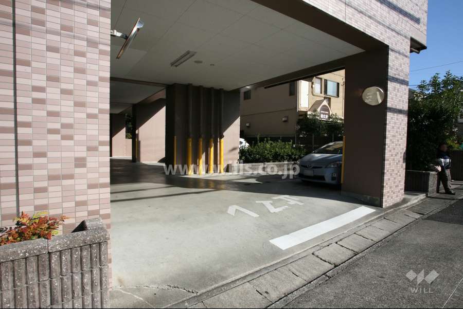 駐車場出入り口