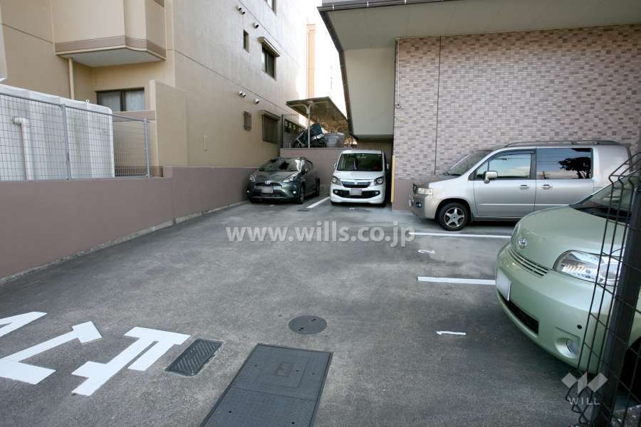 敷地内駐車場（屋外平面式）