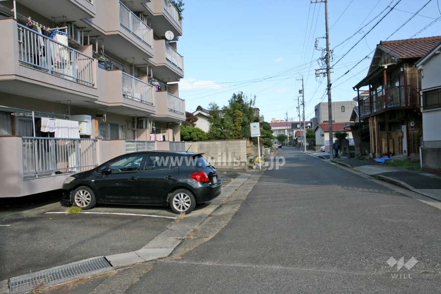 敷地内駐車場（屋外平面式）