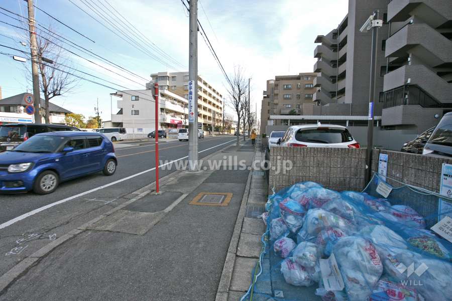敷地北側前面道路