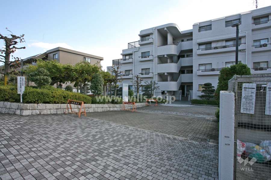 駐車場出入り口