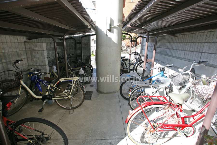 コーポラティブハウス青山舎1号棟駐輪場