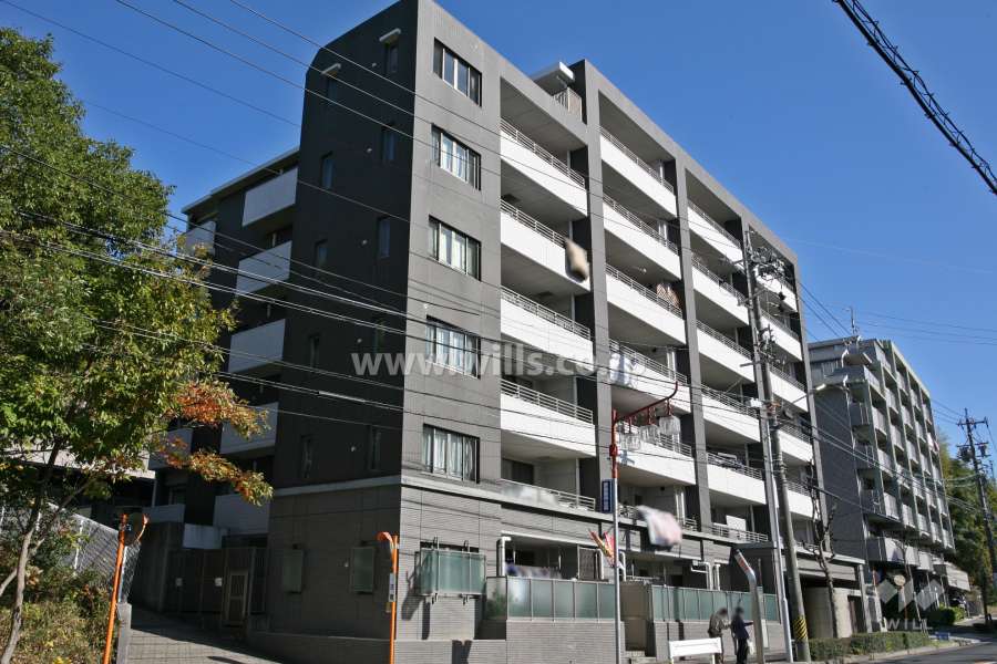 ロイヤルクレスト天白土原の外観(西側から)
