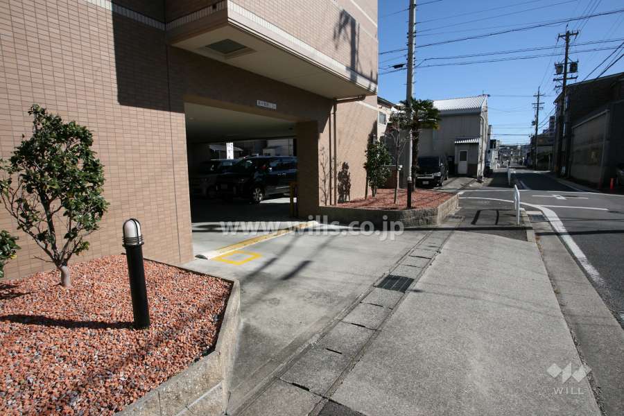 駐車場の出入り口
