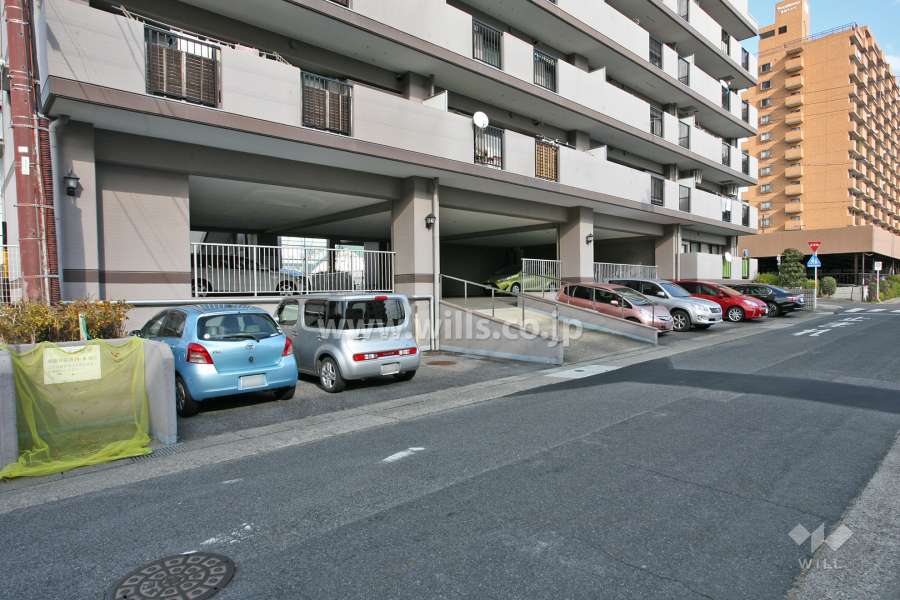 敷地内駐車場（屋外平面式）