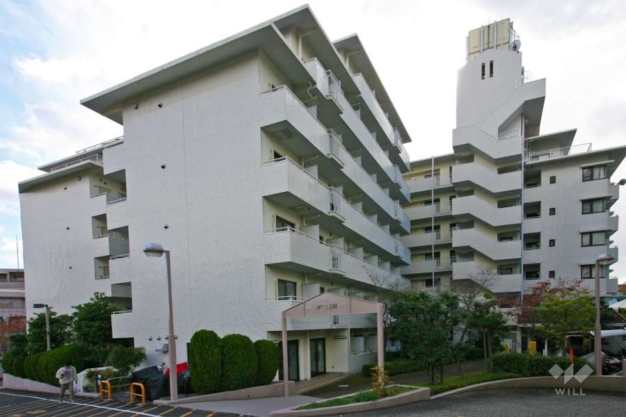 荘苑八事ビラージュ二番館の外観