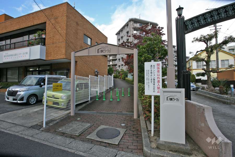 敷地出入り口(南東側)