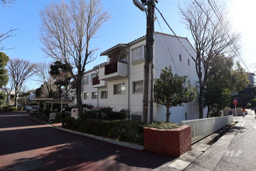 タウン上八事8号棟の外観（北西側から）