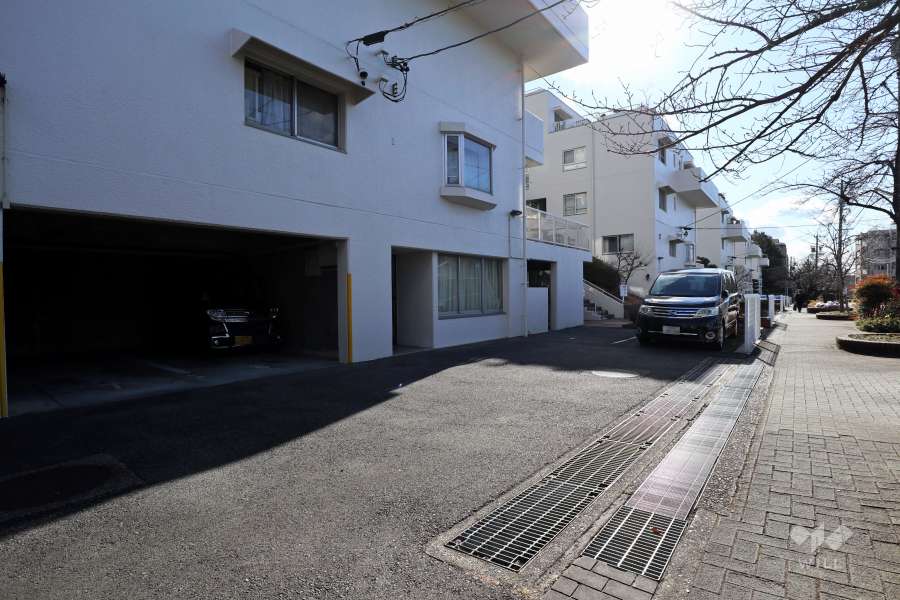敷地内駐車場（屋内平面式、屋外平面式）