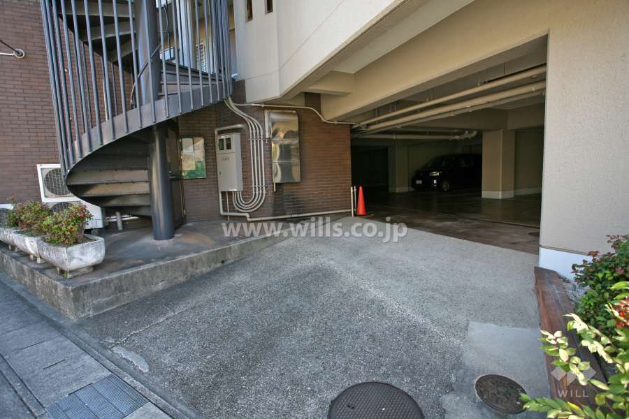 駐車場の出入り口