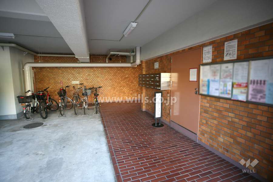 屋内に設けられた駐輪場
