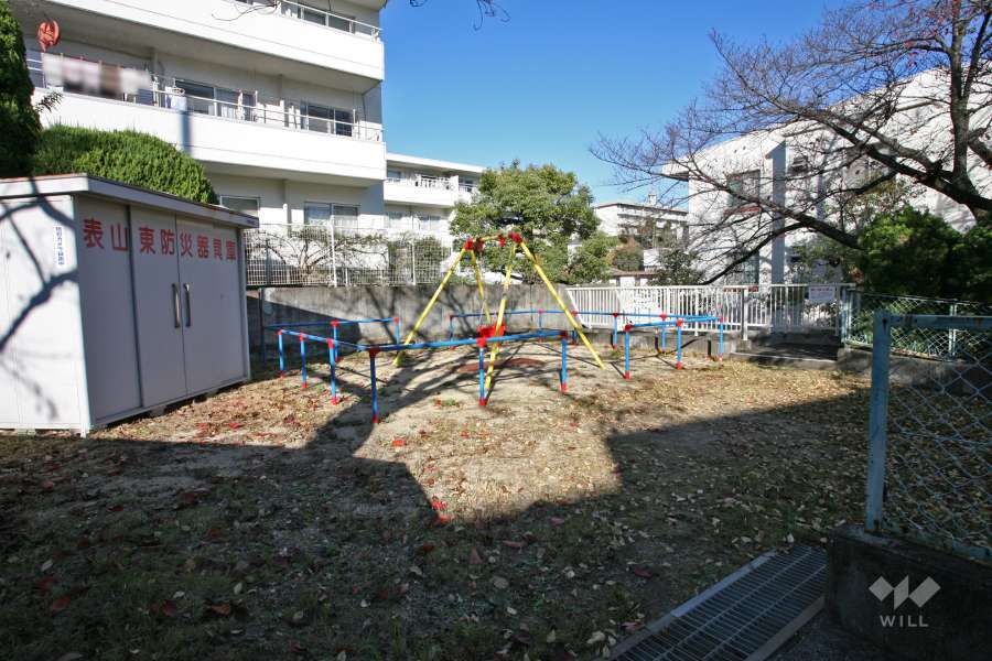 『表山公園』の遊具