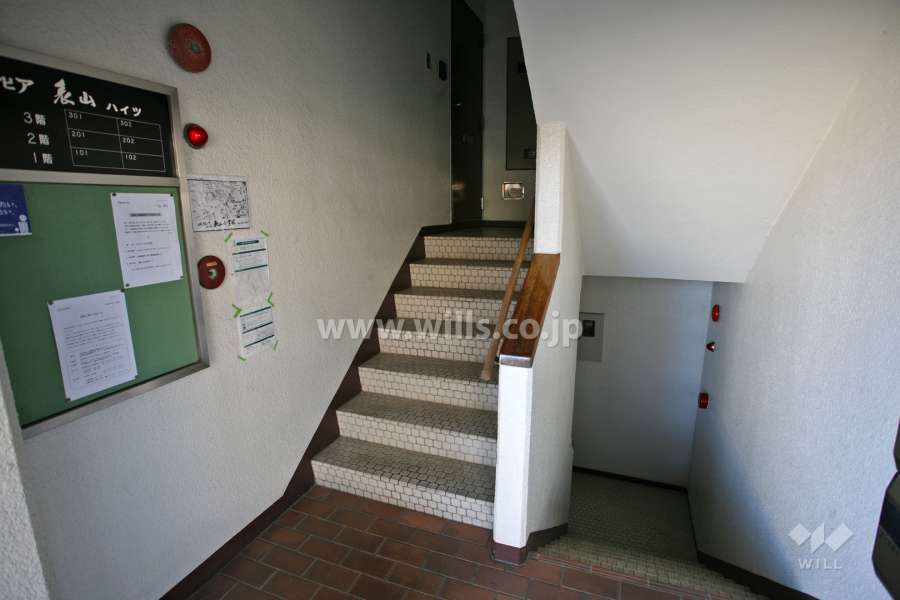 イトーピア表山ハイツ1号棟階段