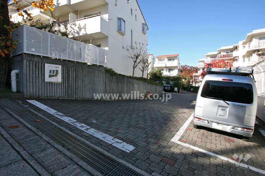 駐車場出入り口