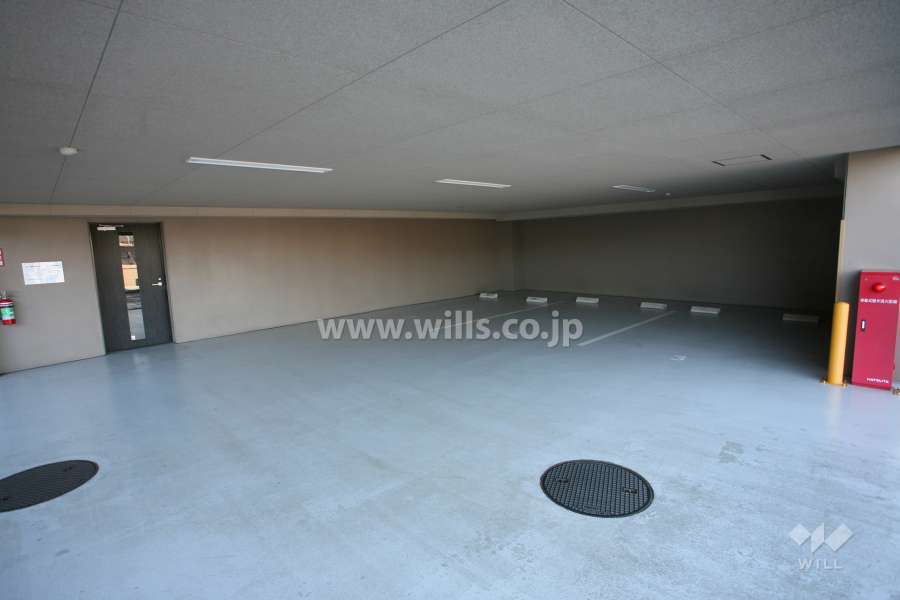 敷地内駐車場（屋内平面式）