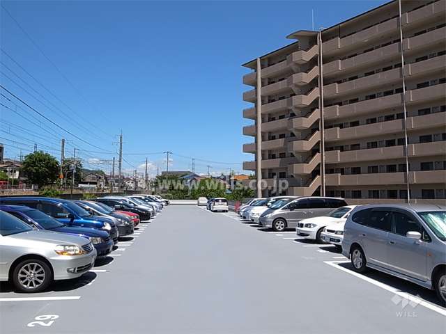 駐車場棟は3層になっています。（屋上）