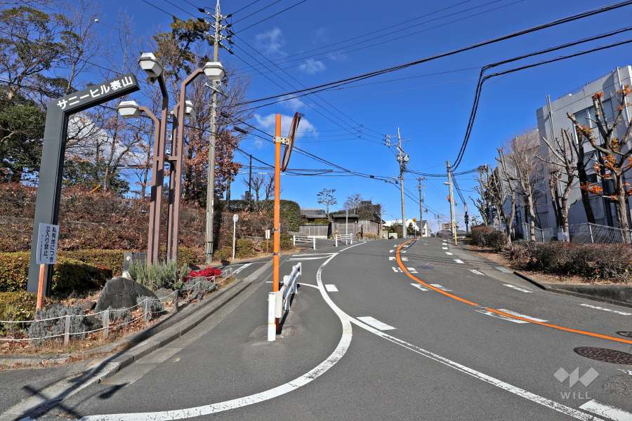 敷地北側の前面道路