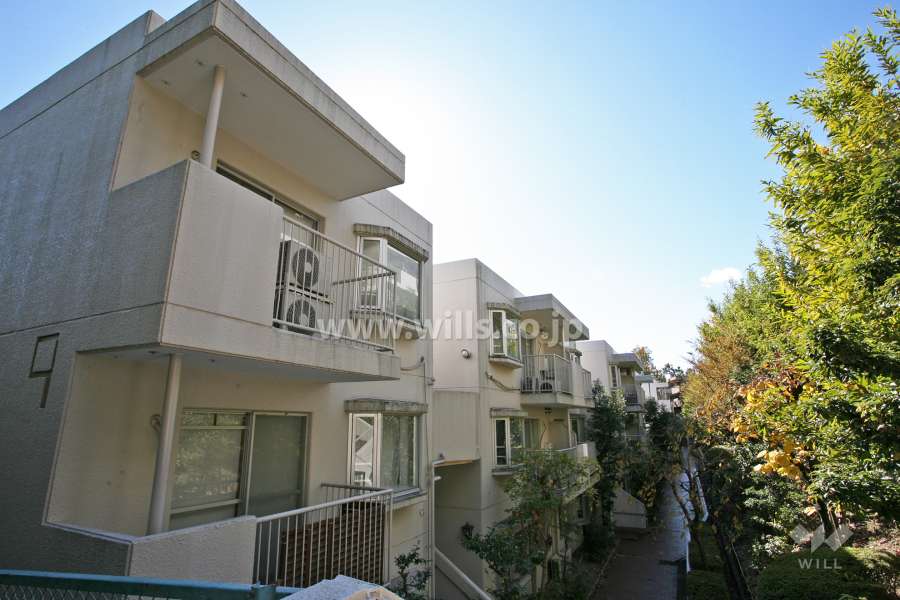 サニーヒル表山9号棟の外観