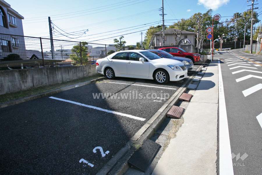 敷地内駐車場(屋外平面式)