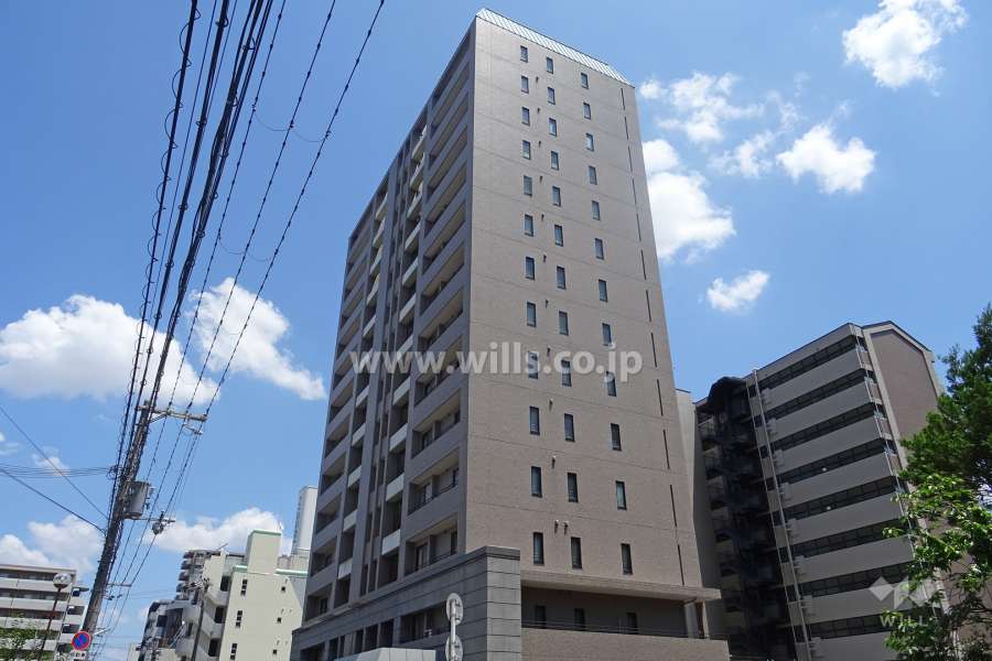 コート江坂垂水町の外観（北西側から）
