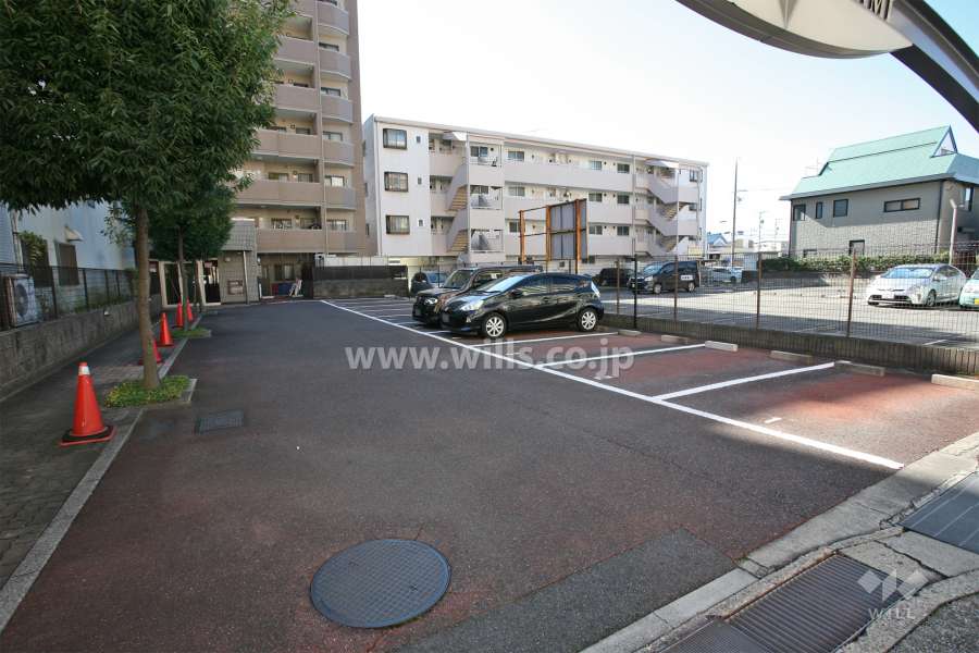 敷地内駐車場（屋外平面式）