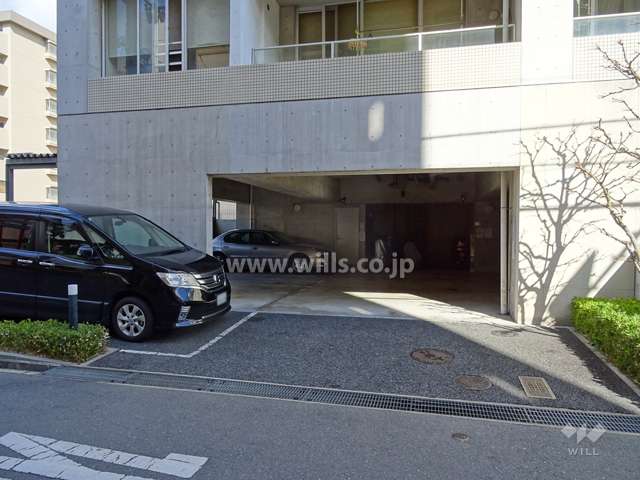 駐車場の出入り口