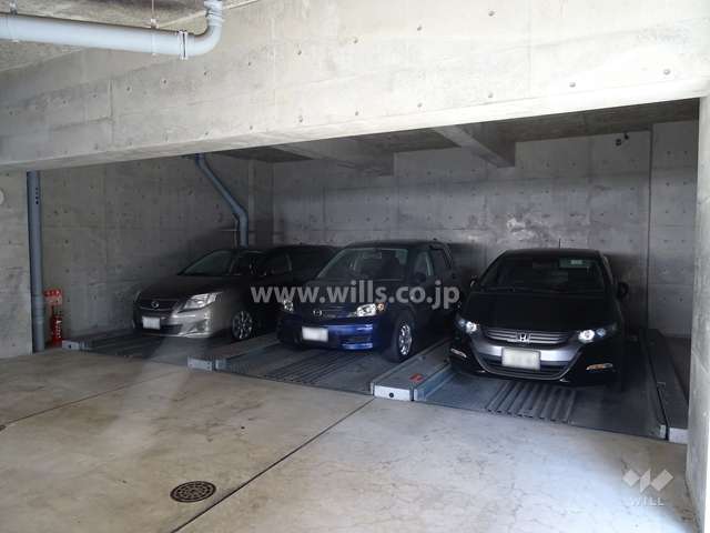 敷地内駐車場（屋内機械式）