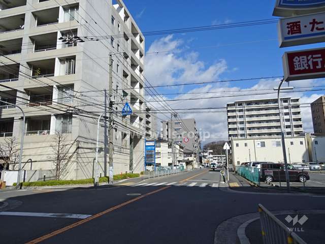 敷地東側の前面道路