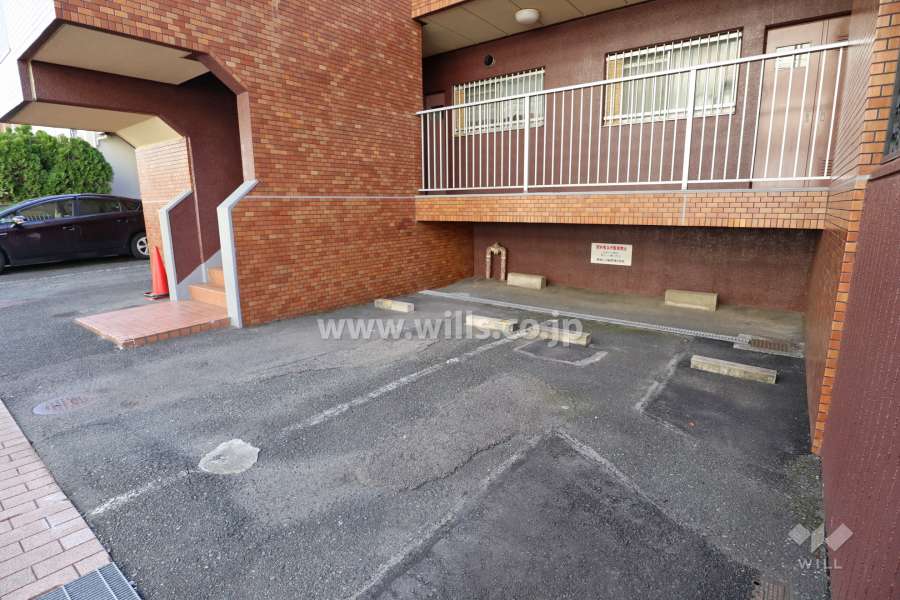 敷地内駐車場（屋外平面式）