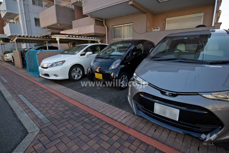 敷地内駐車場（屋外平面式）