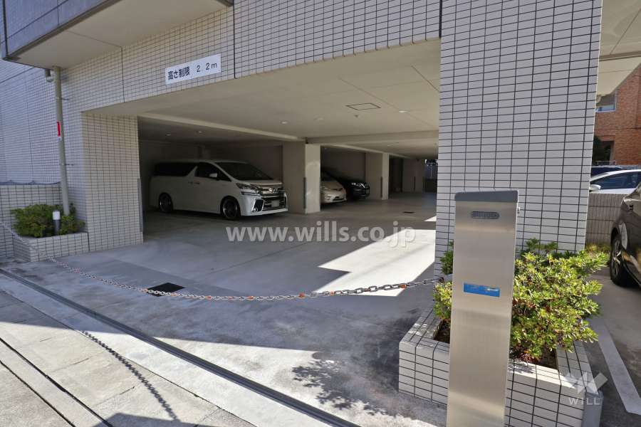 敷地内駐車場（リングシャッター付き）