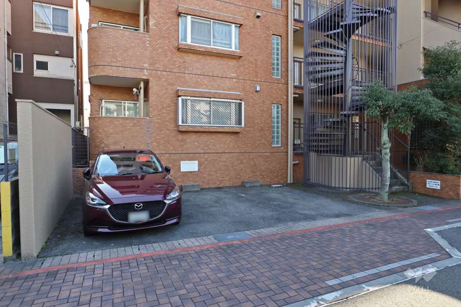 敷地内駐車場（屋外平面式）