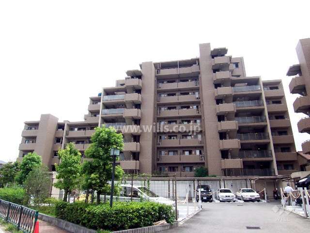 ザ・ステイツ吹田クスノキ館の外観(北側から）