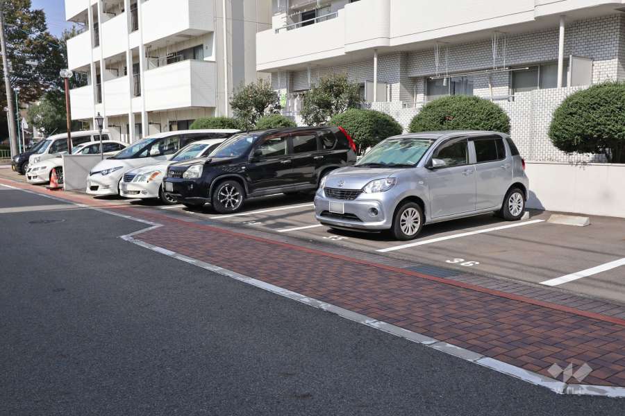敷地内駐車場（屋外平面式）