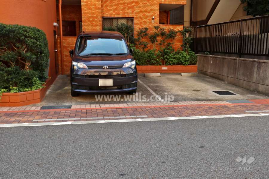 敷地内駐車場（屋外平面式）