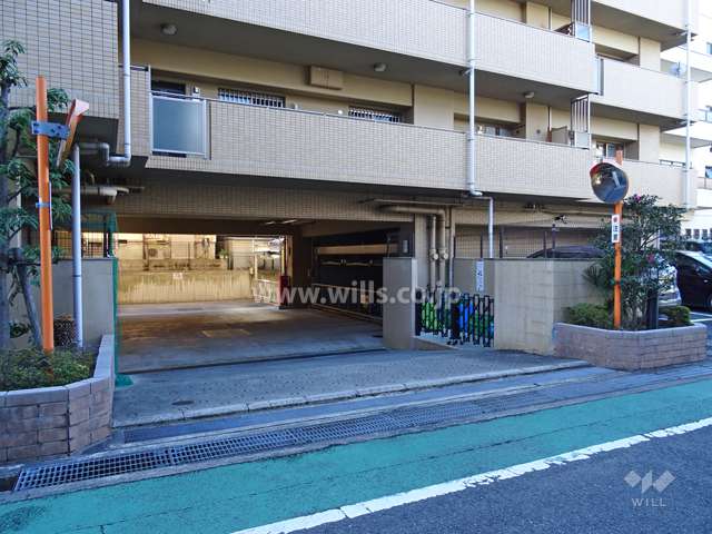 駐車場の出入り口