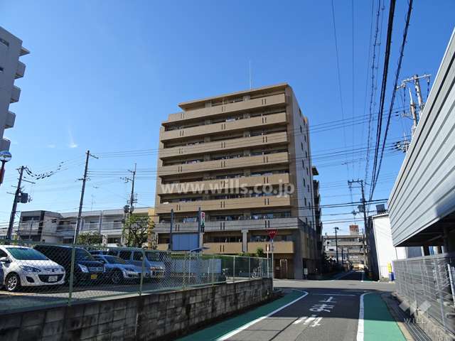 ネバーランドラルジュ江坂の遠景（東側から）