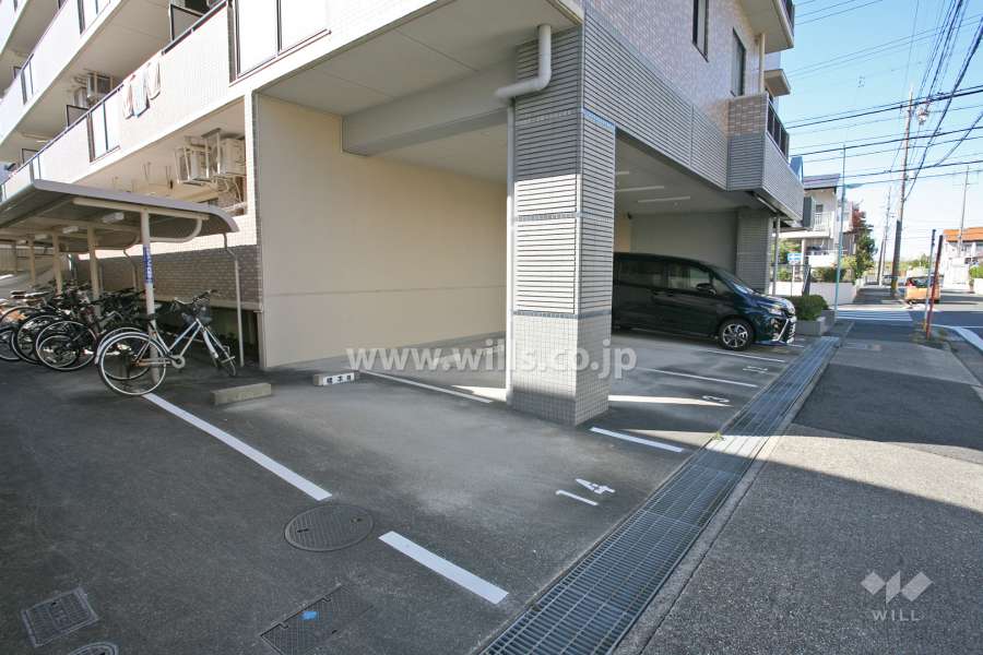 敷地内駐車場（屋外平面式）