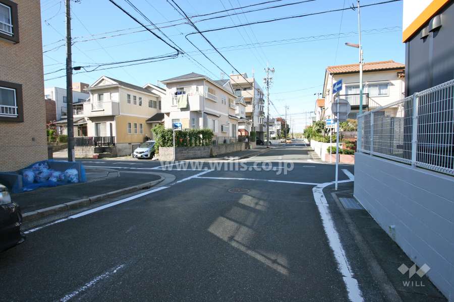 敷地北東側の前面道路