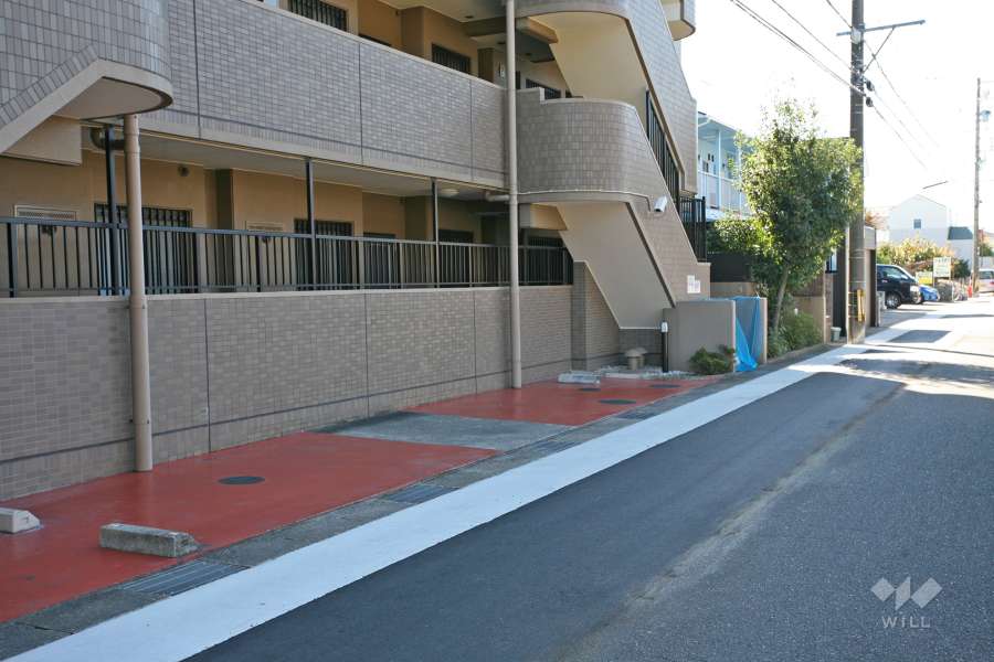 敷地内駐車場（屋外平面式）