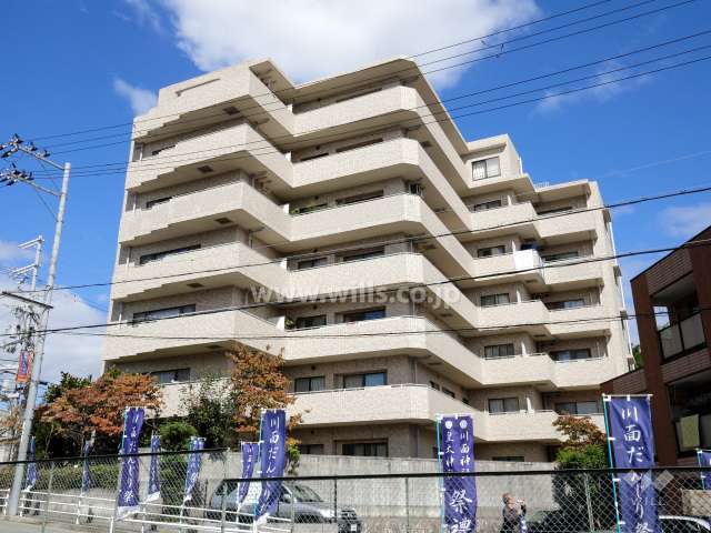 パークハイム宝塚清荒神の外観（南東側から）