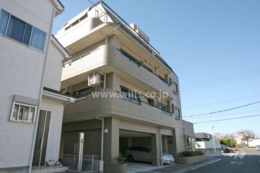 ライオンズマンション菅田第8の外観（東側から）