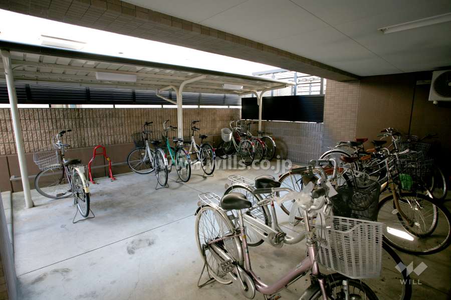 屋内に設けられた駐輪場